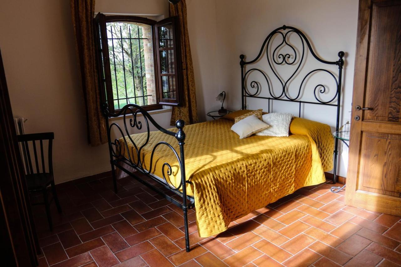 Agriturismo Bombina Montisi Bagian luar foto