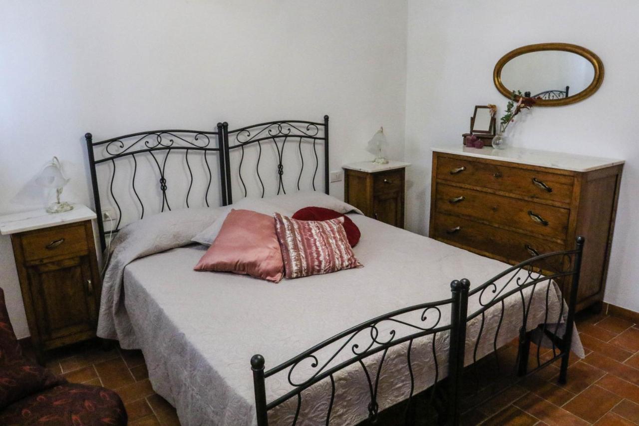 Agriturismo Bombina Montisi Bagian luar foto